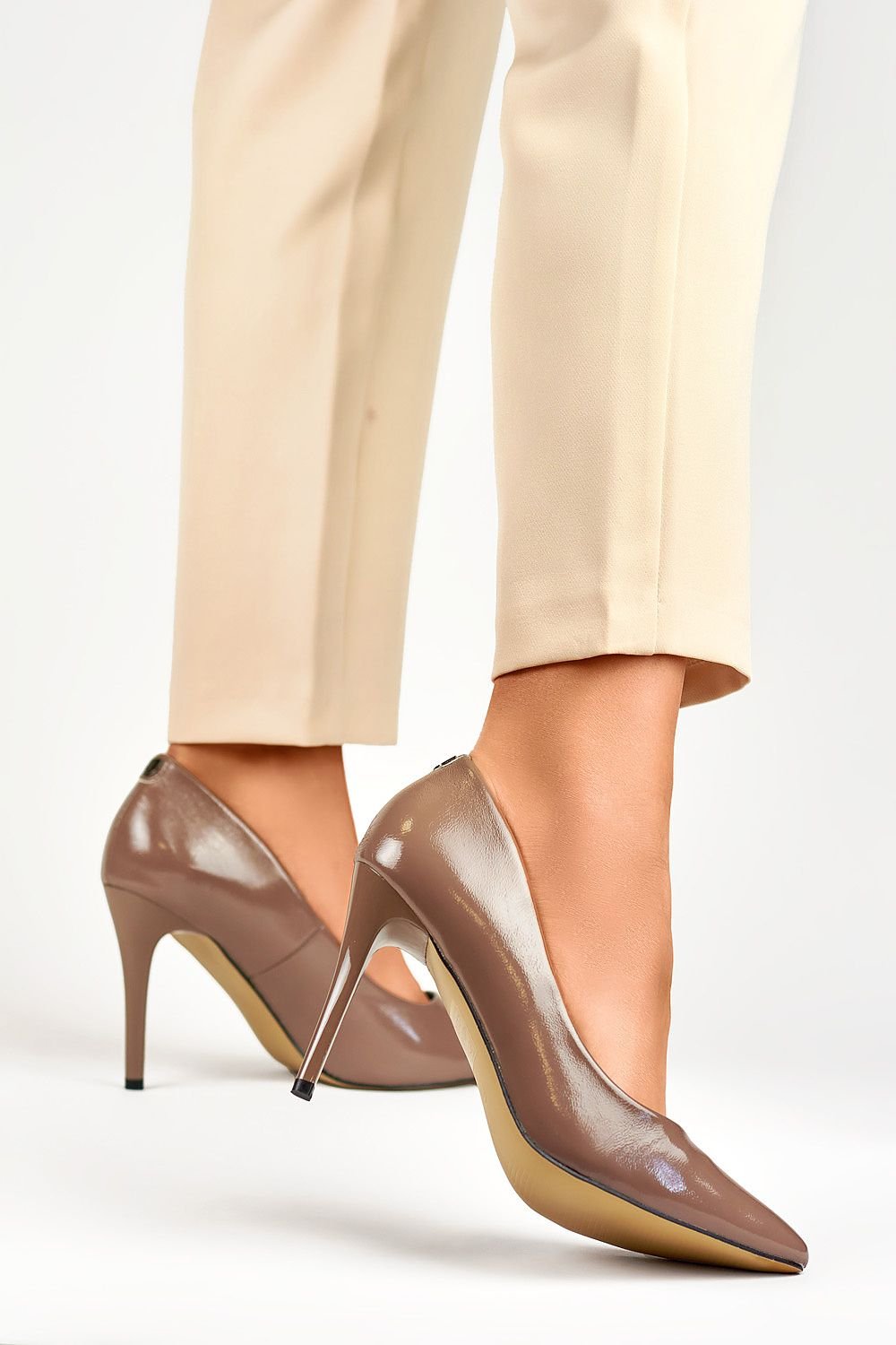 High heels model 190645