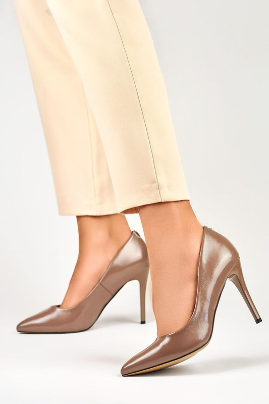 High heels model 190645