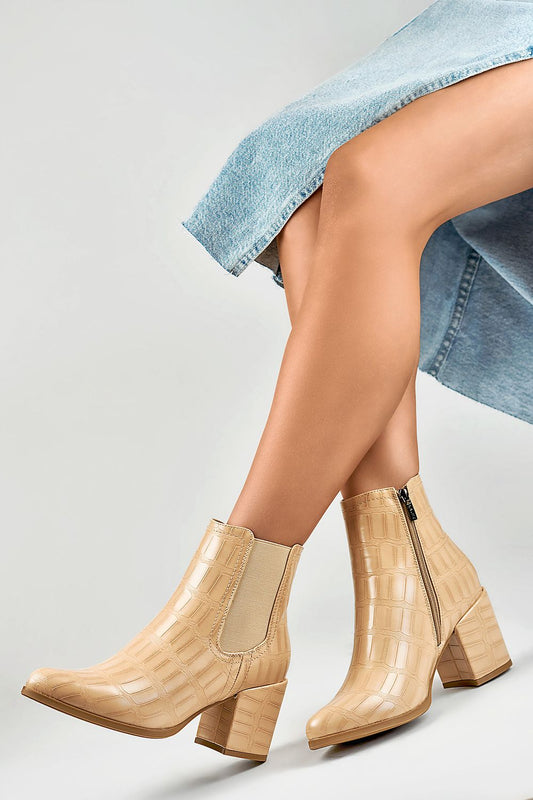 Heel boots model 184854